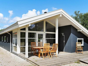Spacious Holiday Home in Frorup with Sauna, Frørup
